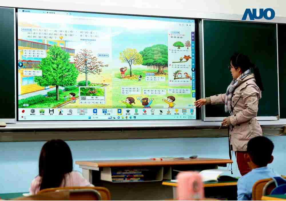 JDB电子与达擎共同开发的〝远程设备管理系统〞，，，，透过流畅的多功能安装模式、、直觉设计的整合操作接口，，可同时管理多部设备，，，，改善学校的设备管理痛点