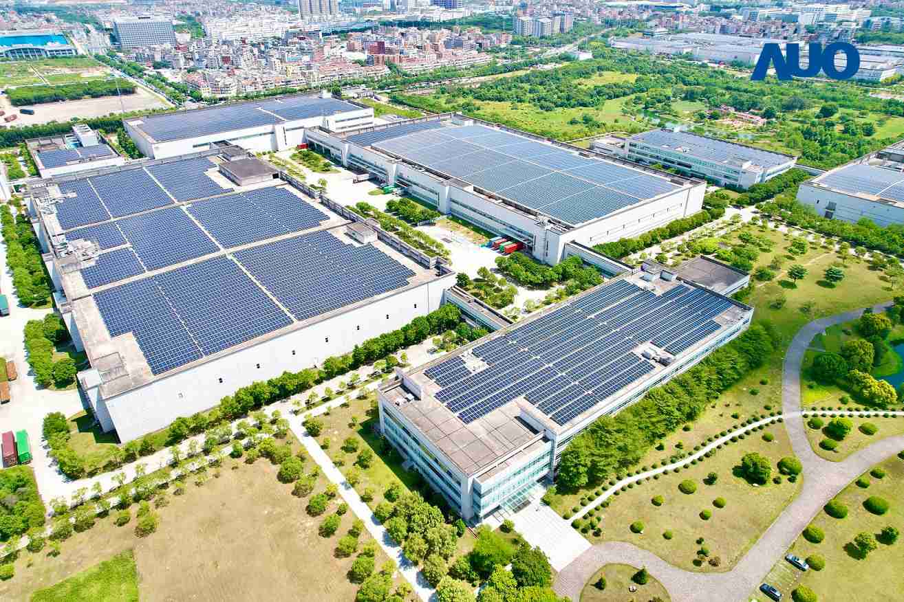 JDB电子厦门推动智能制造同时，，，透过绿电创能纵深推进绿色转型，，，厂区全屋顶铺设太阳能光伏板，，，，每年太阳能发电 2,600多万度